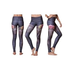 Teeki Gray & White Striped Elephant Yoga Hot Pant Leggings - Size S